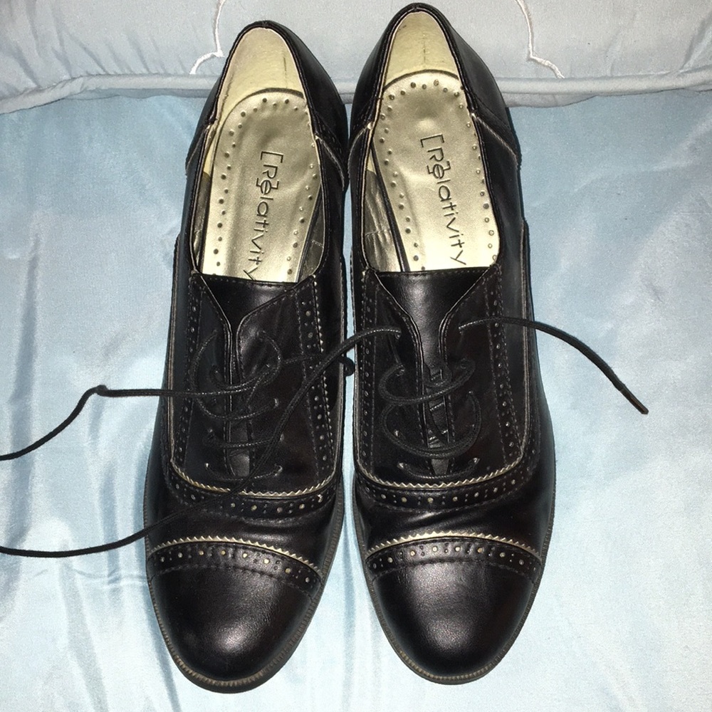 Women’s size 9.5 shoes
